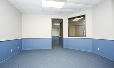 5819 Hwy 6, Missouri City, TX for lease Interior Photo- Image 2 of 9