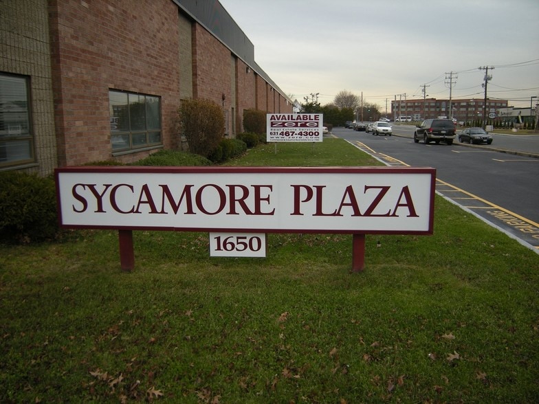 1650 Sycamore Ave, Bohemia, NY for lease - Building Photo - Image 3 of 23
