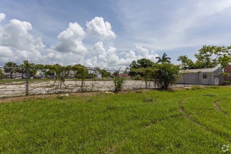 137 E William St, Punta Gorda, FL 33950