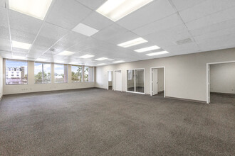 2200 Veterans Memorial Blvd, Kenner, LA for lease Interior Photo- Image 1 of 8