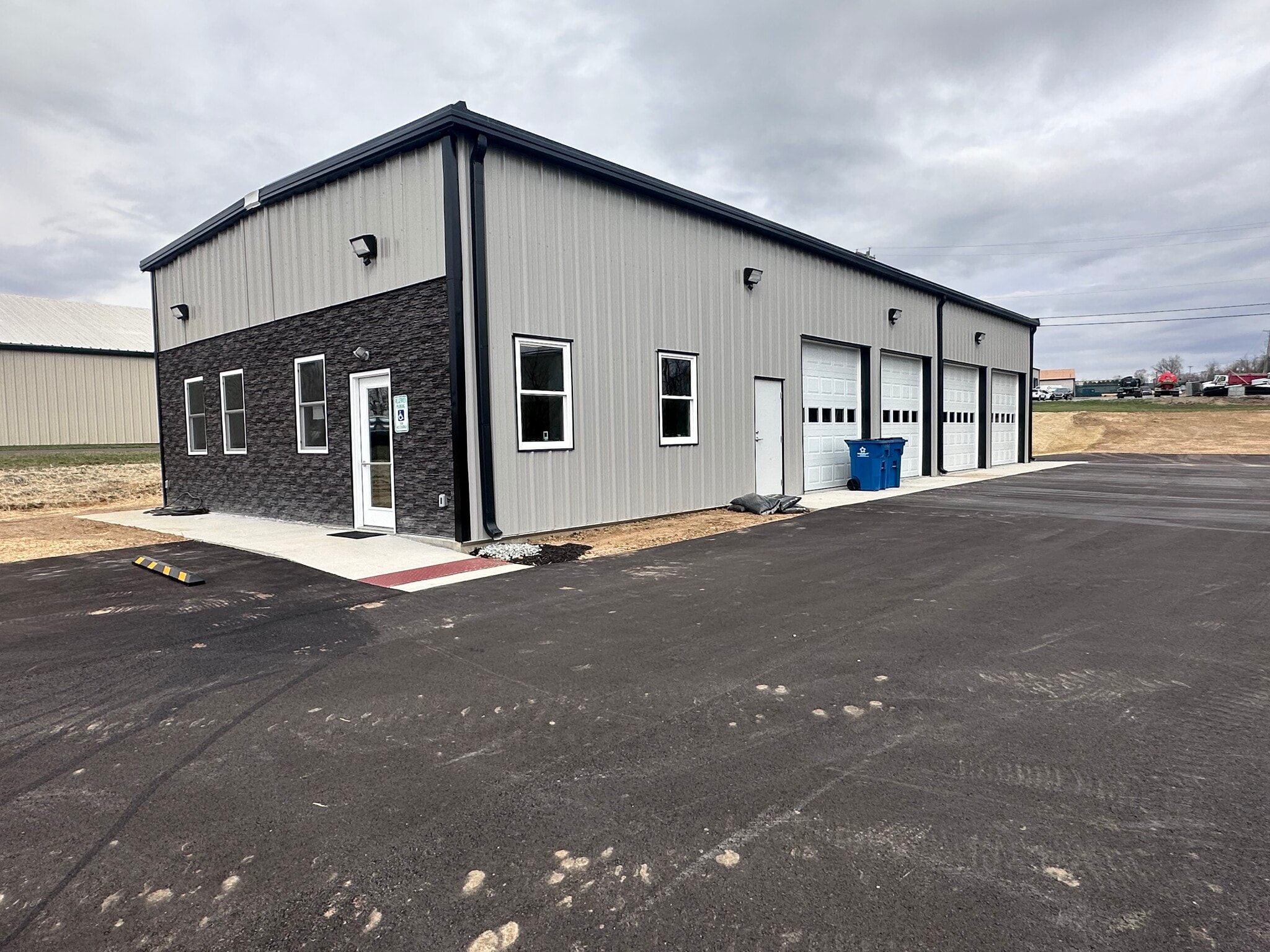 2243 Commerce Pky, La Grange, KY for sale Primary Photo- Image 1 of 13