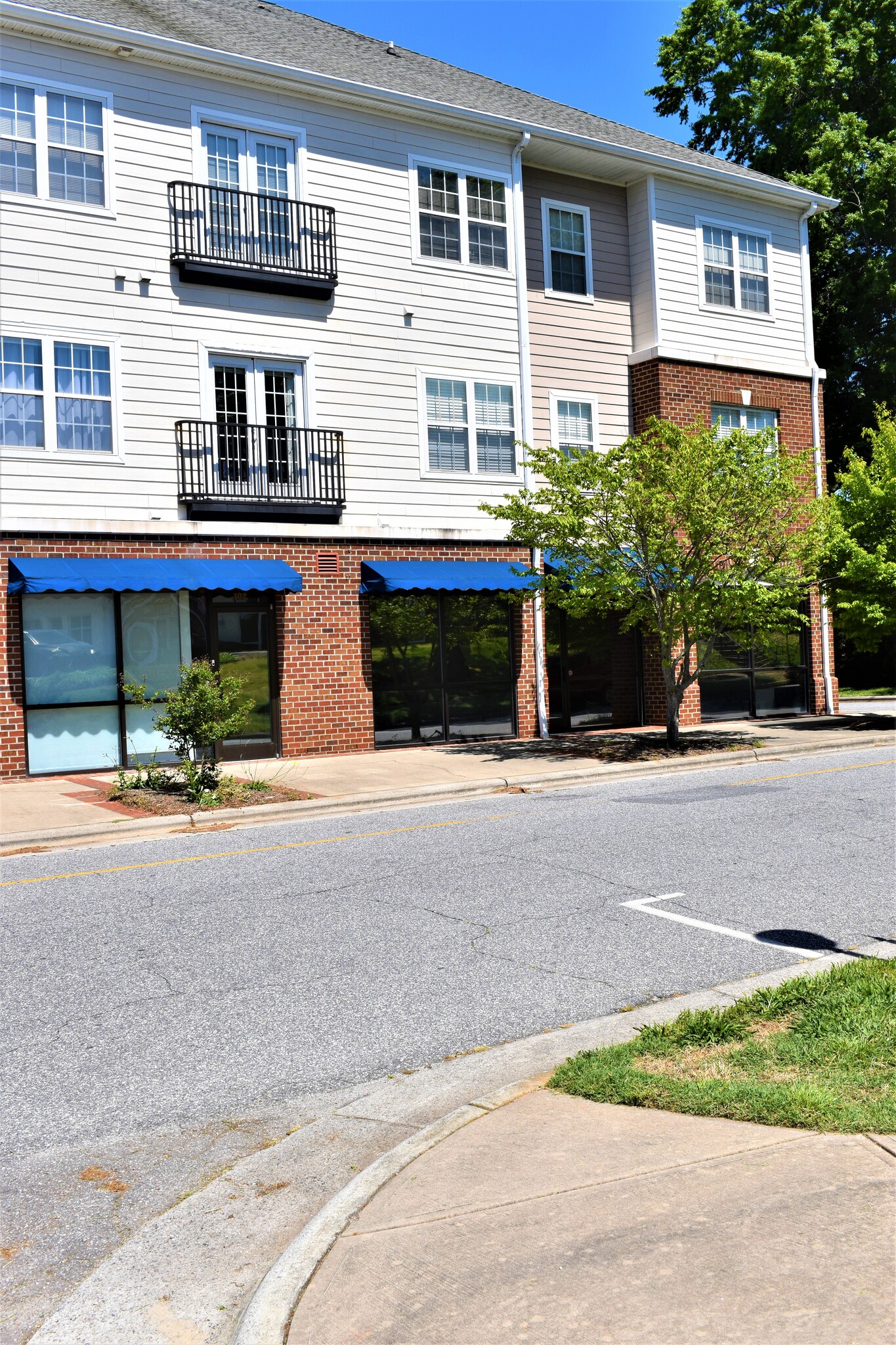 1410 4th Street Dr NW, Hickory, NC for lease Building Photo- Image 1 of 5