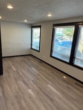 30250 SW Parkway Ave, Wilsonville, OR for lease Building Photo- Image 1 of 3