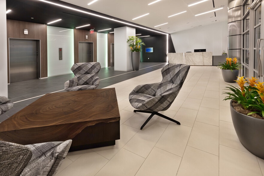 1100 Wayne Ave, Silver Spring, MD for lease - Lobby - Image 3 of 26