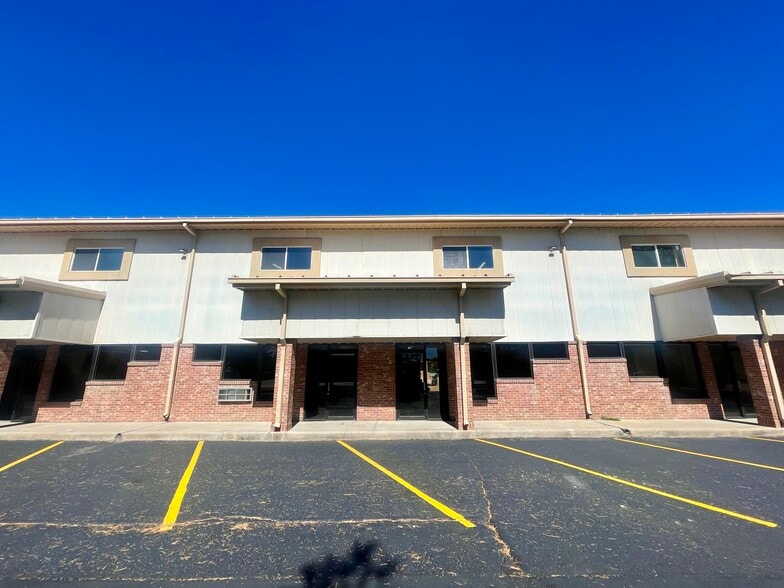 695 Billings St, Aurora, CO for lease - Building Photo - Image 3 of 10