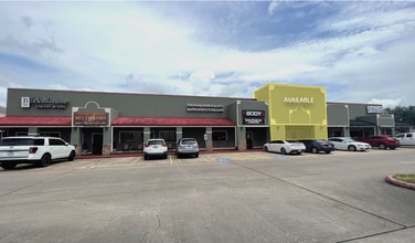 117-133 W Parkwood Ave, Friendswood, TX for lease Building Photo- Image 2 of 2