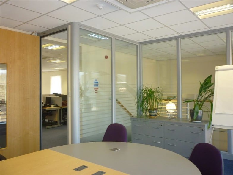 Webster Ct, Warrington for lease - Interior Photo - Image 3 of 10