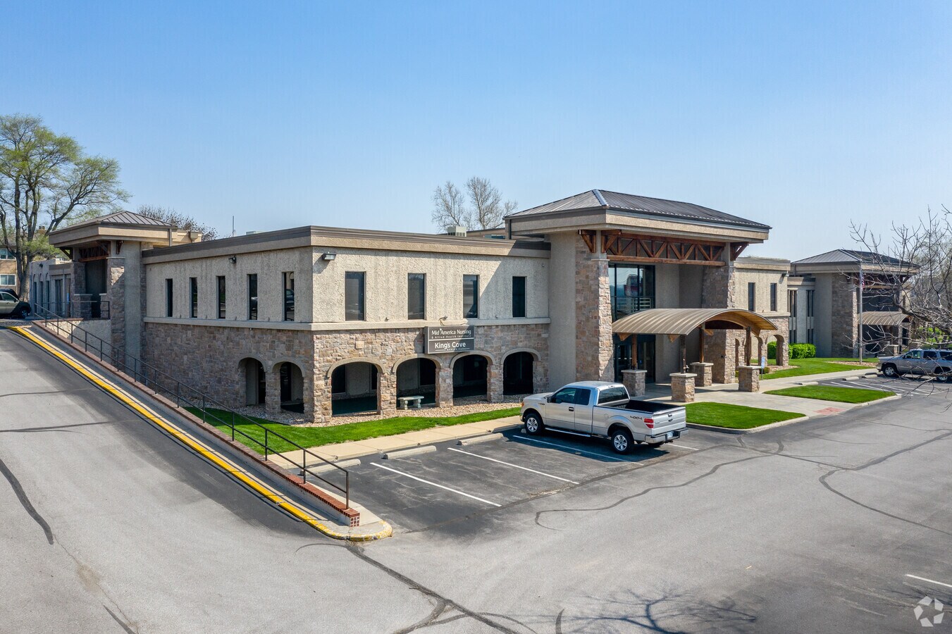 10000 W 75th St, Merriam, KS 66204 Kings Cove Office Park