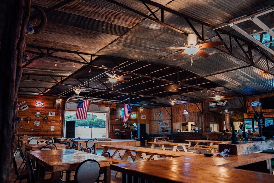 4397 Hwy 83, Leakey, TX for sale - Building Photo - Image 2 of 13