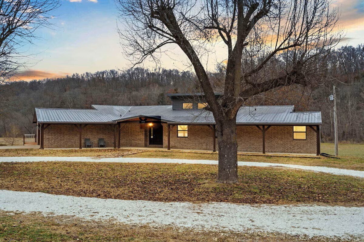 4933 Rocky Ridge Trl, Little Flock, AR for sale Primary Photo- Image 1 of 6