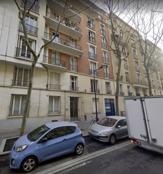 Multifamily in Clichy for sale - Building Photo - Image 1 of 1