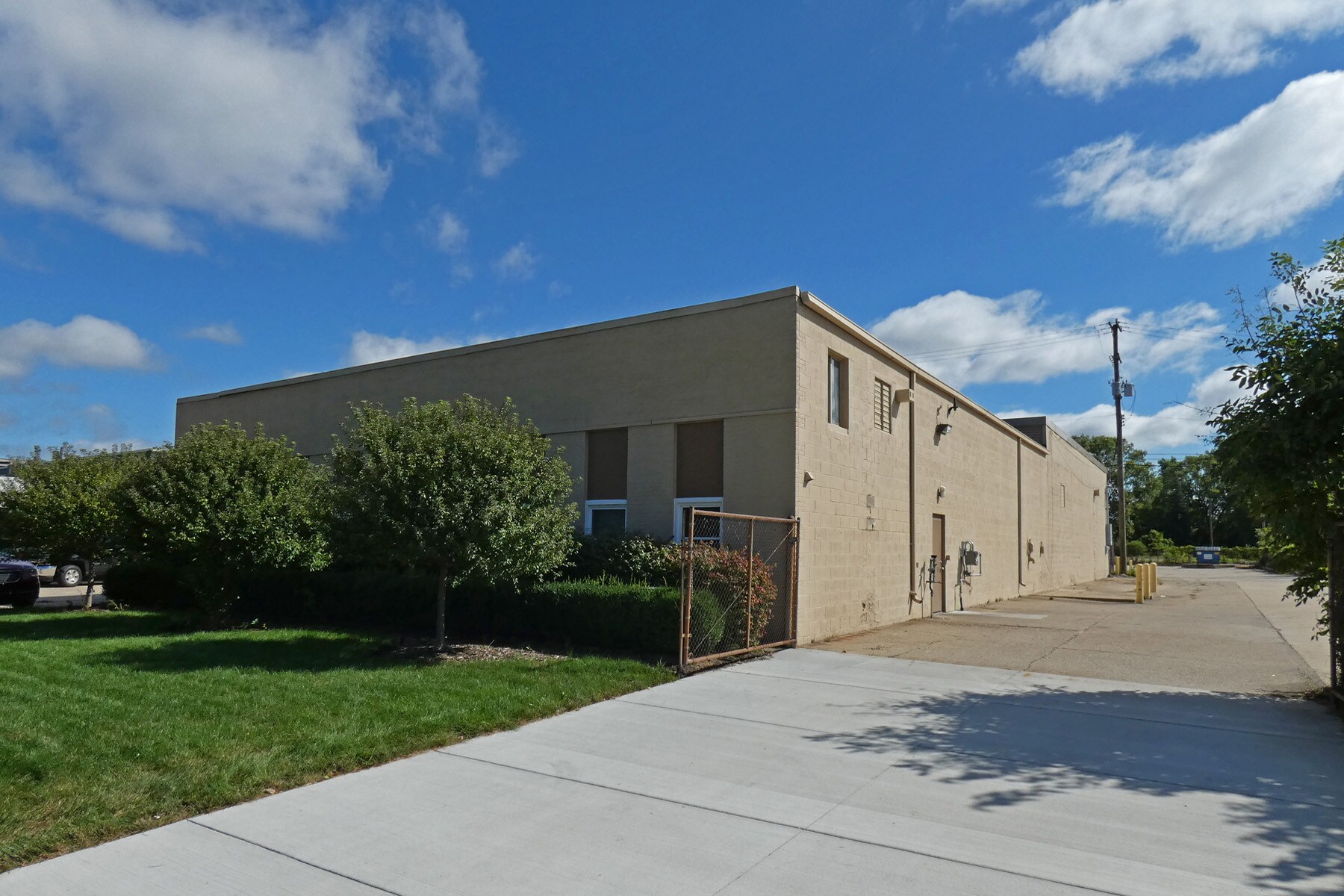 25120 Easy St, Warren, MI for sale Primary Photo- Image 1 of 1