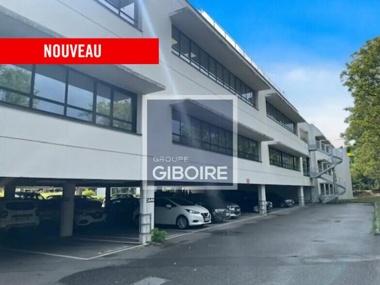 Office in Rennes for lease - Building Photo - Image 2 of 9