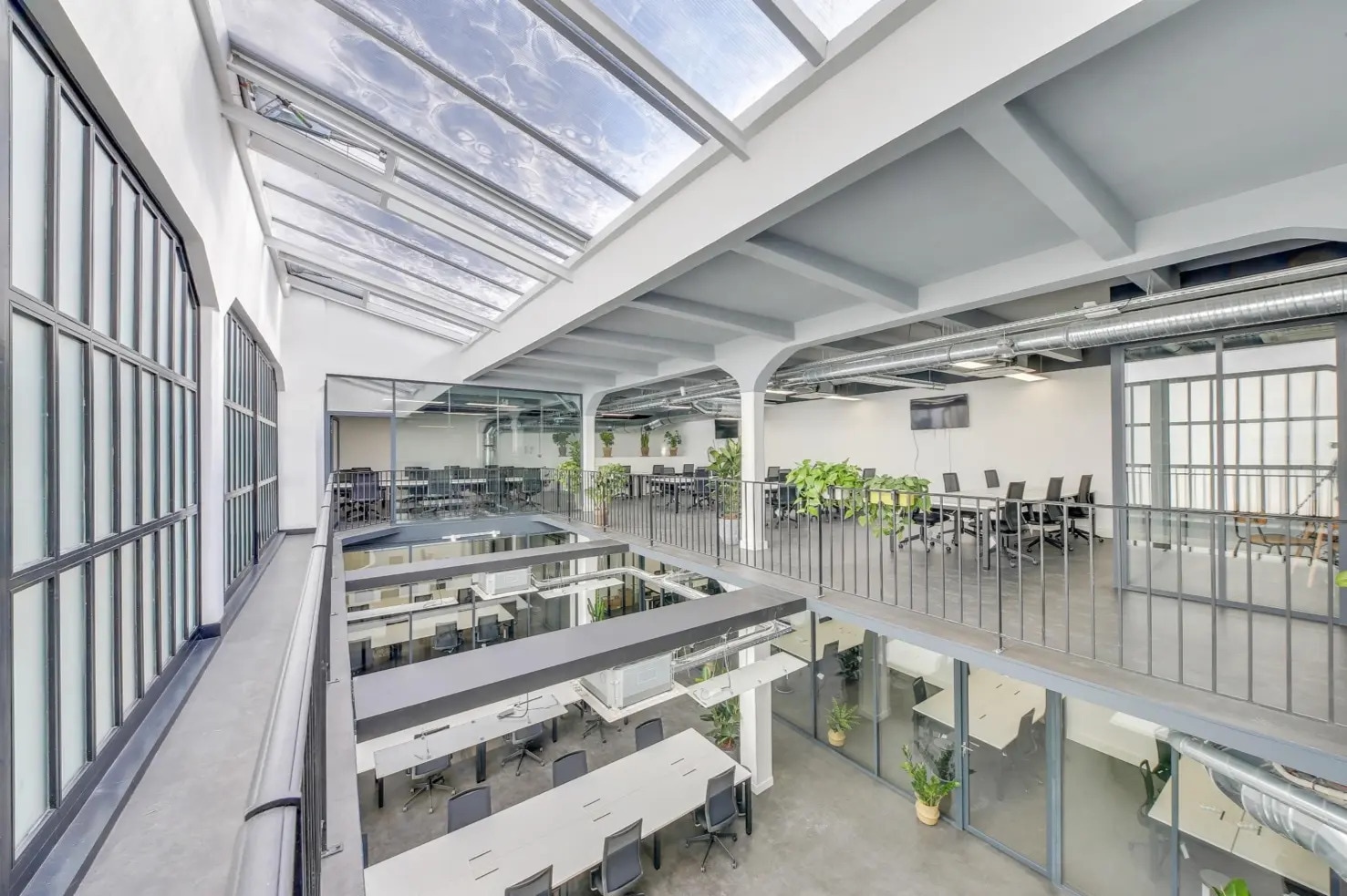 39 Rue Bouret, Paris for lease Interior Photo- Image 1 of 7