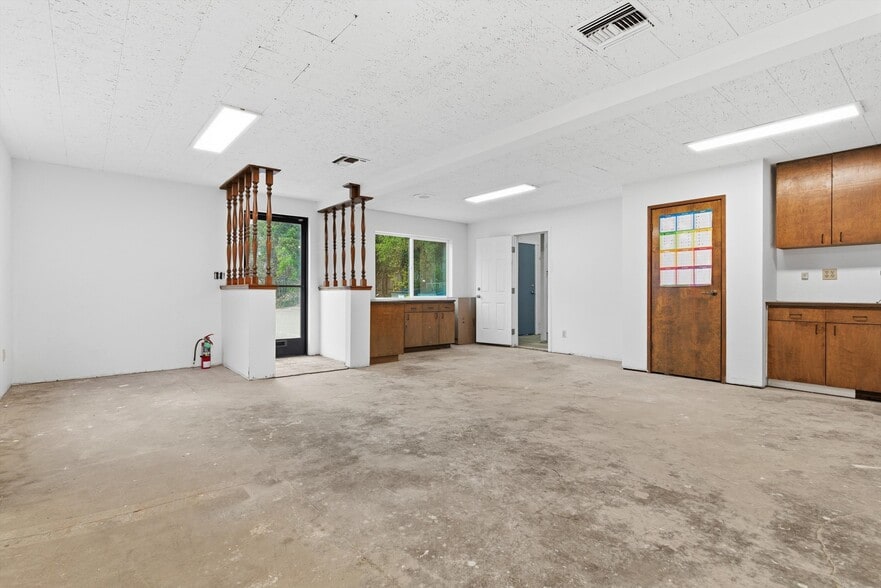 9550 Main St, Penngrove, CA for lease - Building Photo - Image 3 of 24