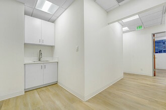 11600 Wilshire Blvd, Los Angeles, CA for lease Interior Photo- Image 1 of 4