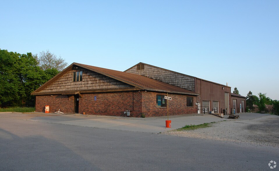 800 Comet Ln, Lawrence, KS for sale - Building Photo - Image 1 of 1