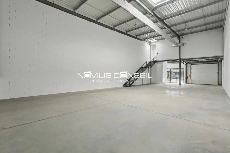Flex in Toulouse for lease - Interior Photo - Image 2 of 5