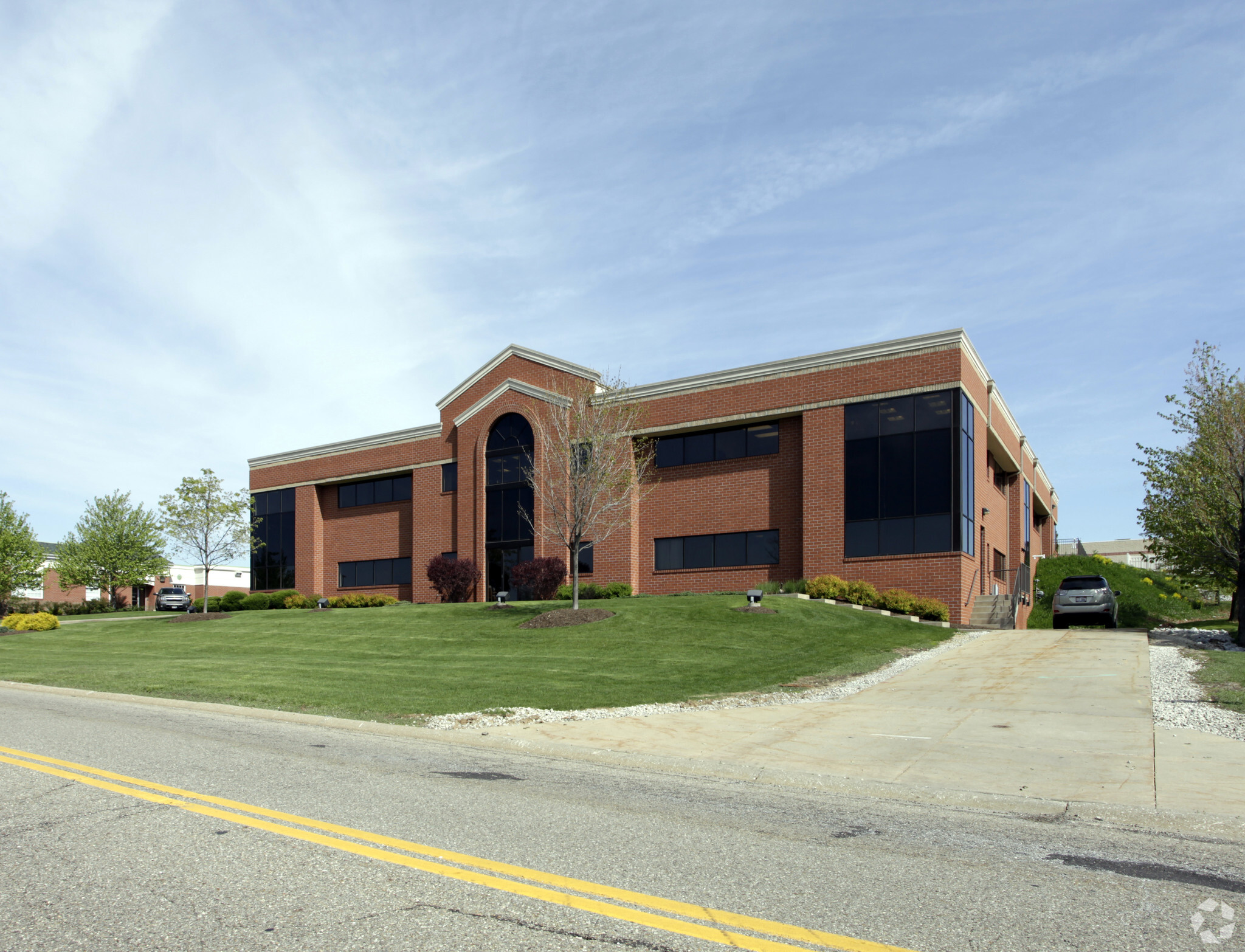 4105 Holiday St NW, Canton, OH for lease Primary Photo- Image 1 of 17