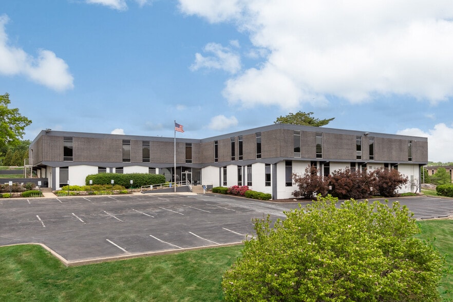 9140 Ward Pky, Kansas City, MO for lease - Building Photo - Image 3 of 25