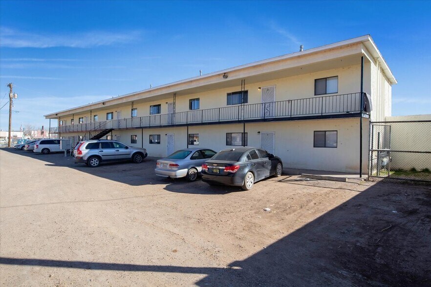 118 S Main St, Belen, NM for sale - Primary Photo - Image 1 of 1