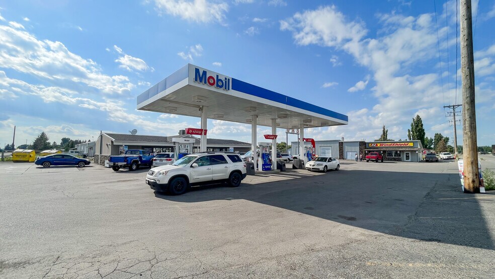 15 N 12th W, Rexburg, ID for sale - Primary Photo - Image 1 of 1