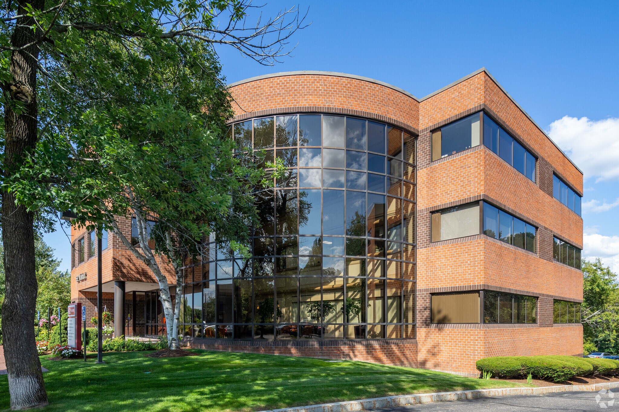 62 Walnut St, Wellesley, MA 02481 Office/Medical for Lease