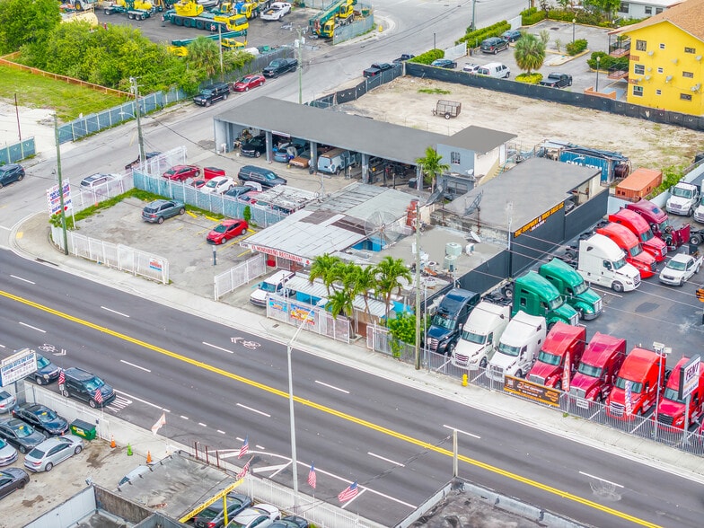2395 NW 36th St, Miami, FL for lease - Building Photo - Image 2 of 22