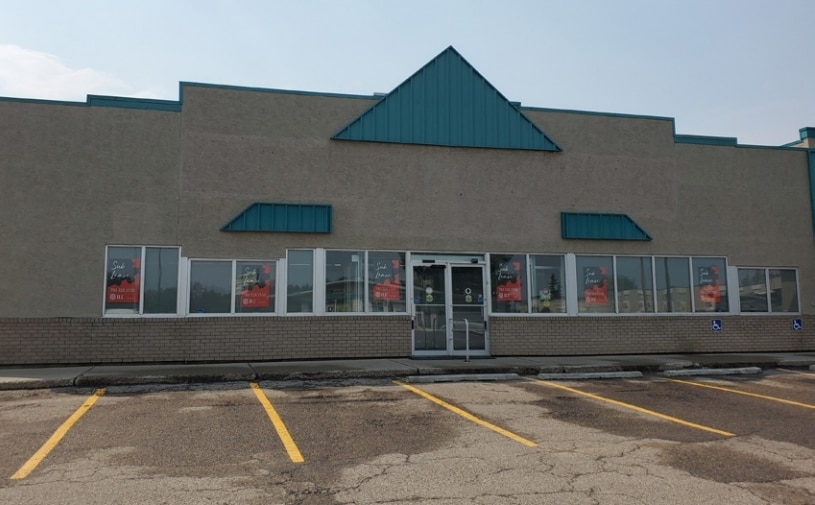 5112 Highway 2A, Lacombe, AB for sale Primary Photo- Image 1 of 1