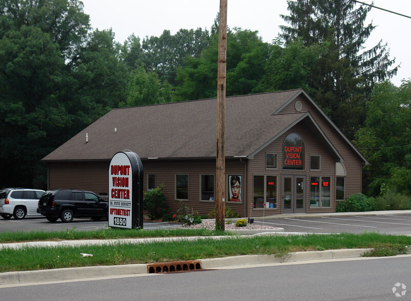 1850 E Dupont Rd, Fort Wayne, IN for sale - Primary Photo - Image 1 of 1