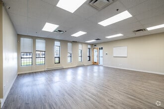 1420-1490 Rue Beaulac, Saint-Laurent, QC for lease Interior Photo- Image 2 of 5