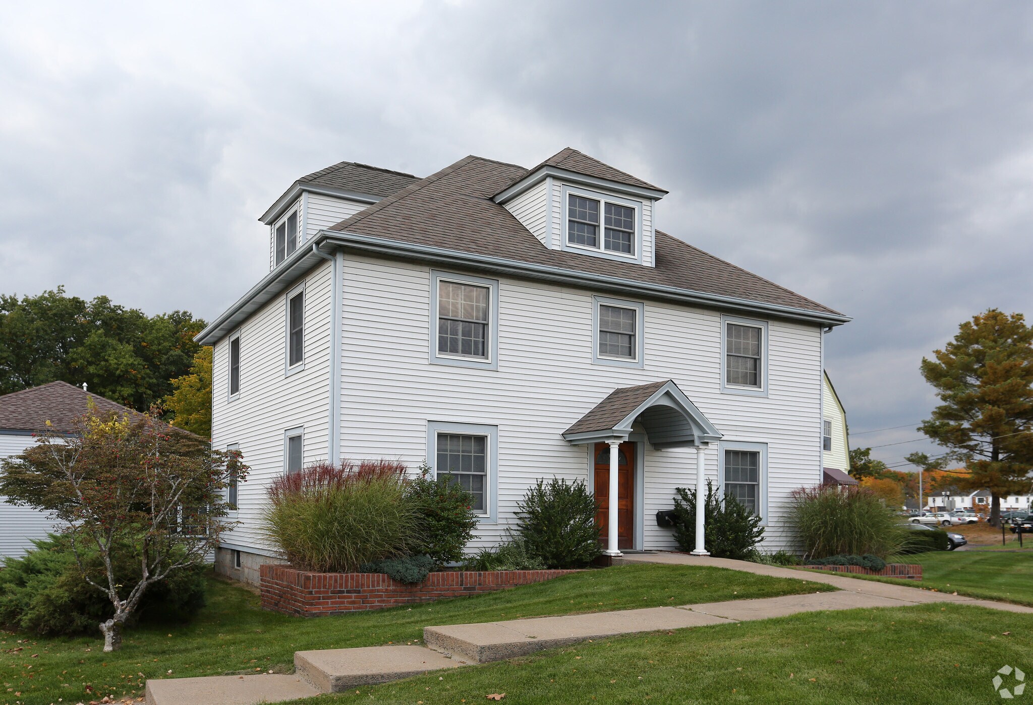 206 New London Tpke, Glastonbury, CT for sale Primary Photo- Image 1 of 1