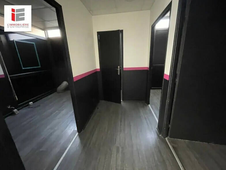 Retail in Lorient for lease - Interior Photo - Image 3 of 6