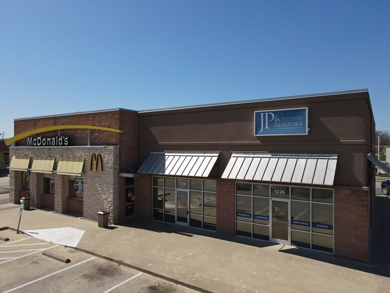 1226-1230 S Highway 377, Pilot Point, TX for sale - Building Photo - Image 1 of 1