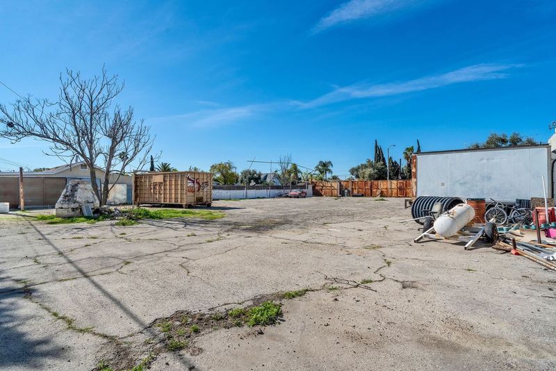 10741 San Fernando Rd, Pacoima, CA for sale - Building Photo - Image 2 of 6