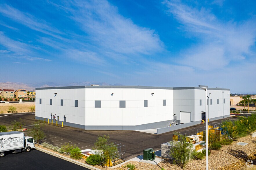 6021 Badura Ave, Las Vegas, NV for lease - Building Photo - Image 3 of 17