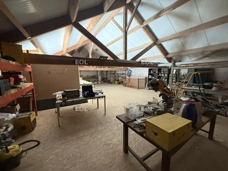 Industrial in Guignes for lease - Building Photo - Image 2 of 16