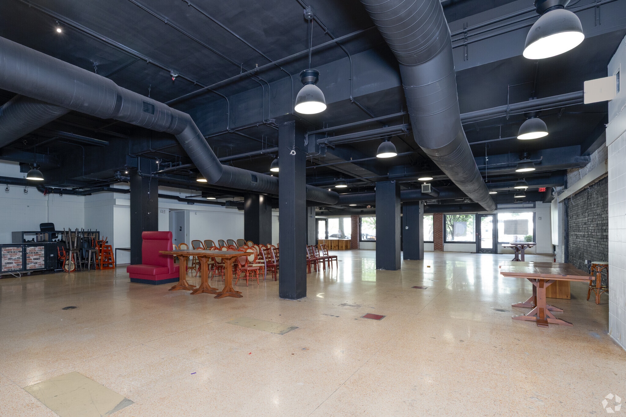 1001 Main St, Bridgeport, CT for lease Interior Photo- Image 1 of 2