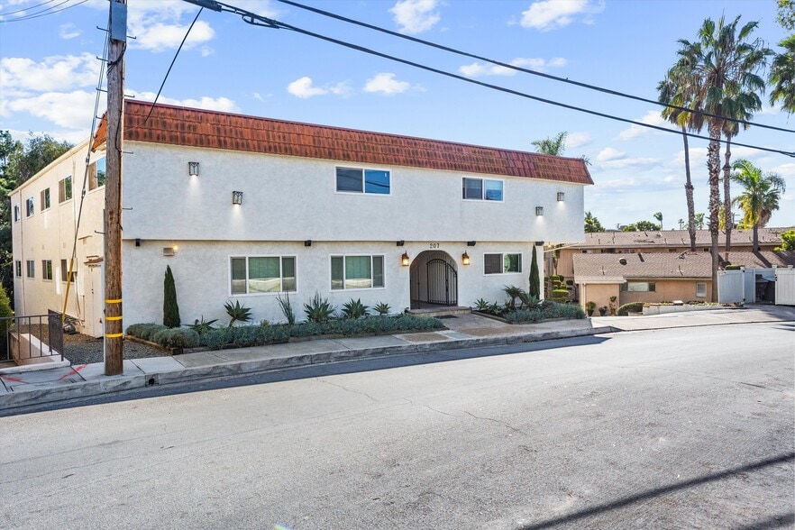 207 W Marquita, San Clemente, CA for sale - Primary Photo - Image 1 of 9