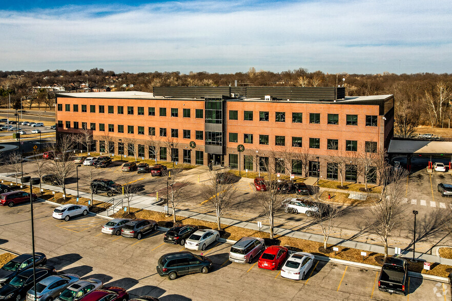 4001 Dr Martin Luther King Jr Blvd, Kansas City, MO for lease - Building Photo - Image 3 of 5