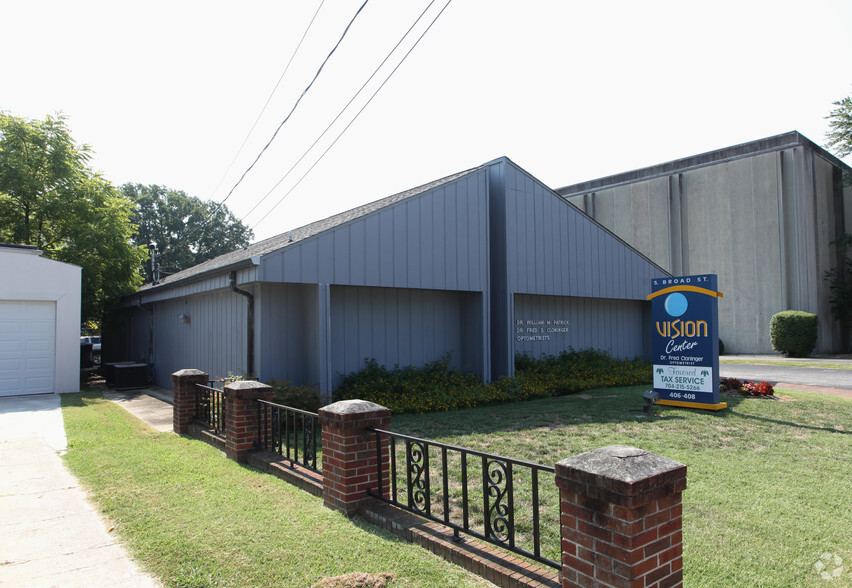 406-408 S Broad St, Gastonia, NC for lease - Building Photo - Image 3 of 12