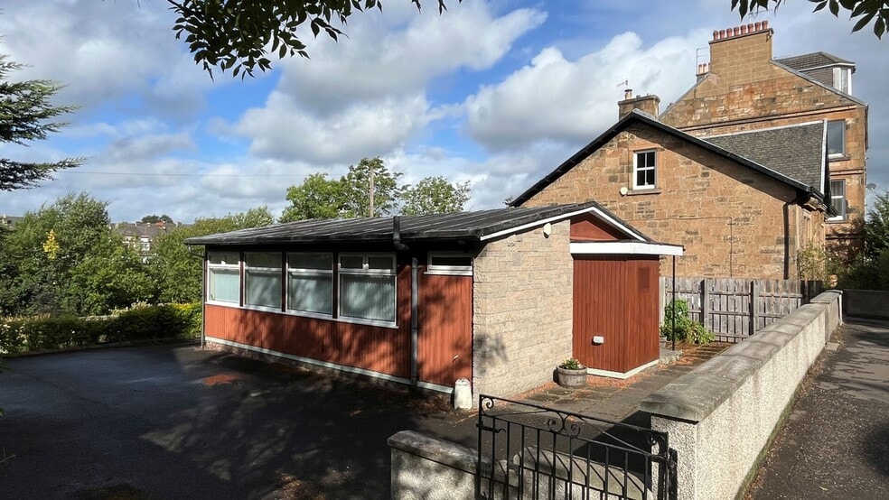 92-94 Old Castle Rd, Glasgow for sale - Building Photo - Image 1 of 5