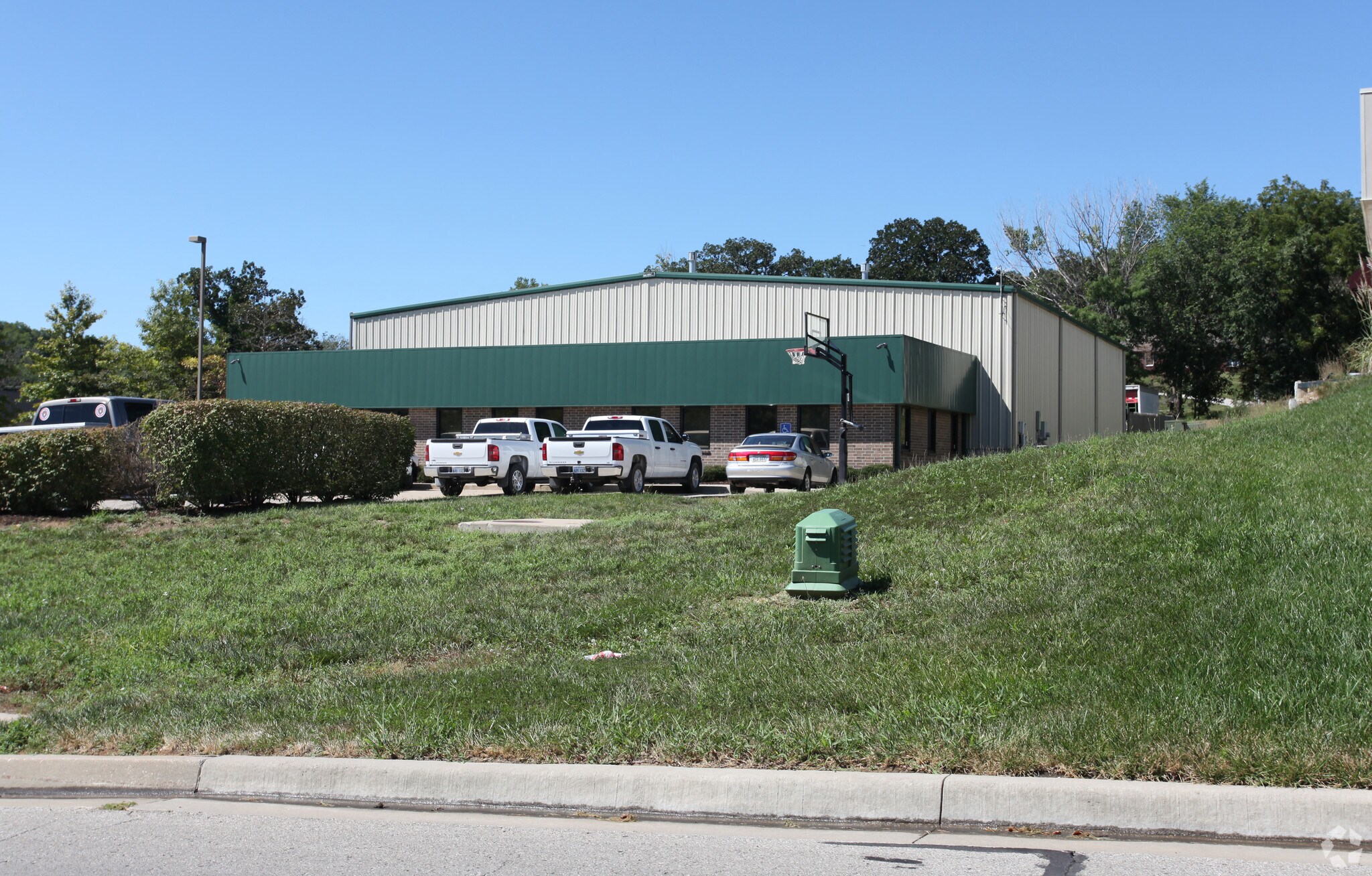 6918 Martindale Rd, Shawnee, KS for sale Primary Photo- Image 1 of 1