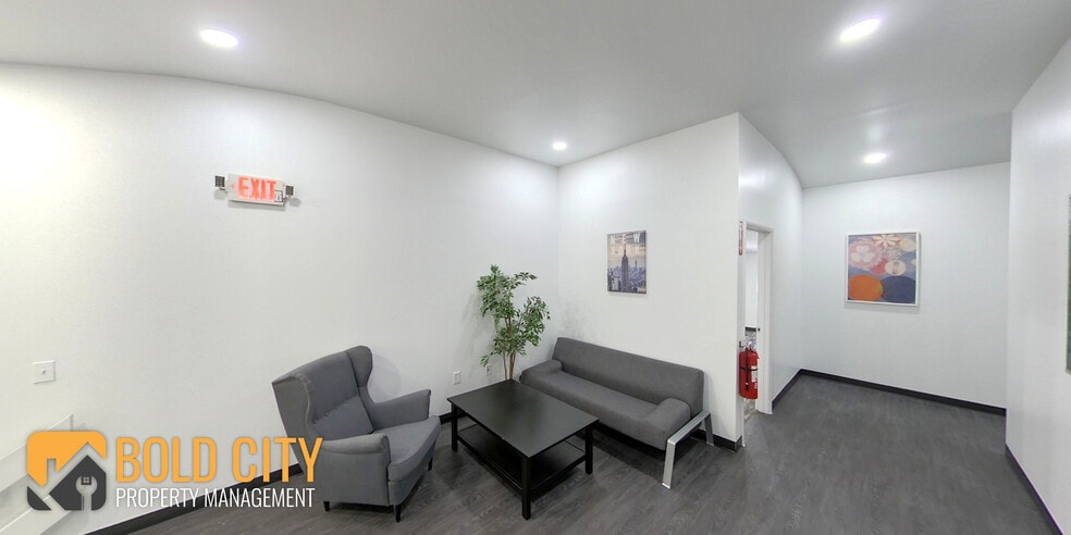 108 Kingsley Ave, Orange Park, FL for lease - Interior Photo - Image 3 of 13