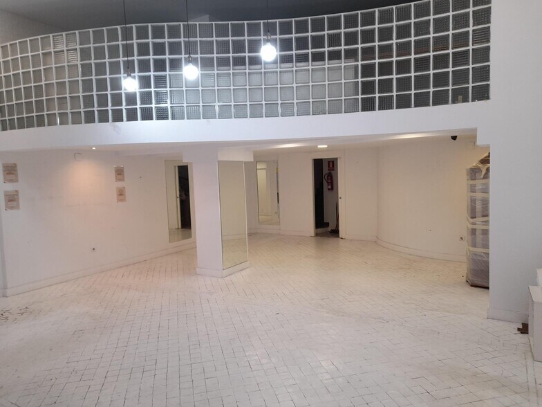 Retail in Cáceres, Cáceres for lease - Building Photo - Image 1 of 11