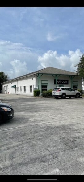 3226 SE Gran Park Way, Stuart, FL for sale - Building Photo - Image 1 of 1