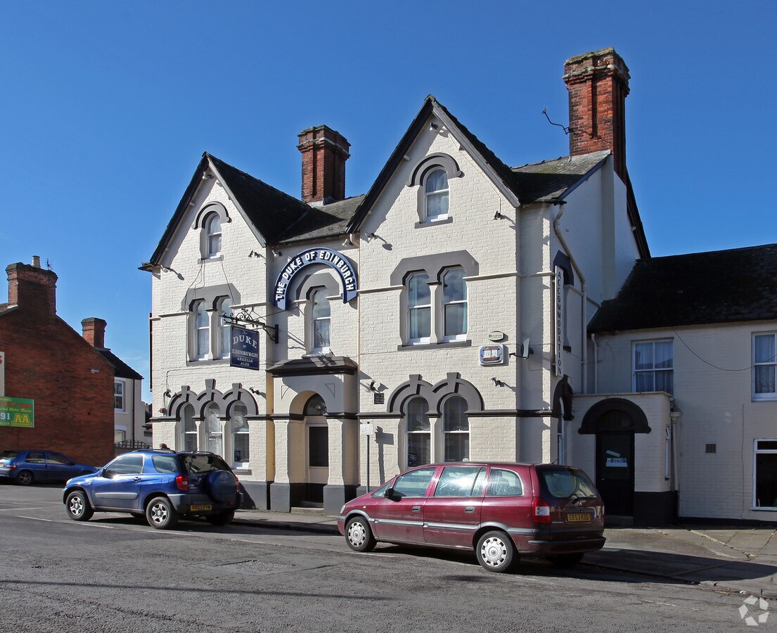 183 Cricklade Rd, Swindon, WIL SN2 1AE Retail for Sale