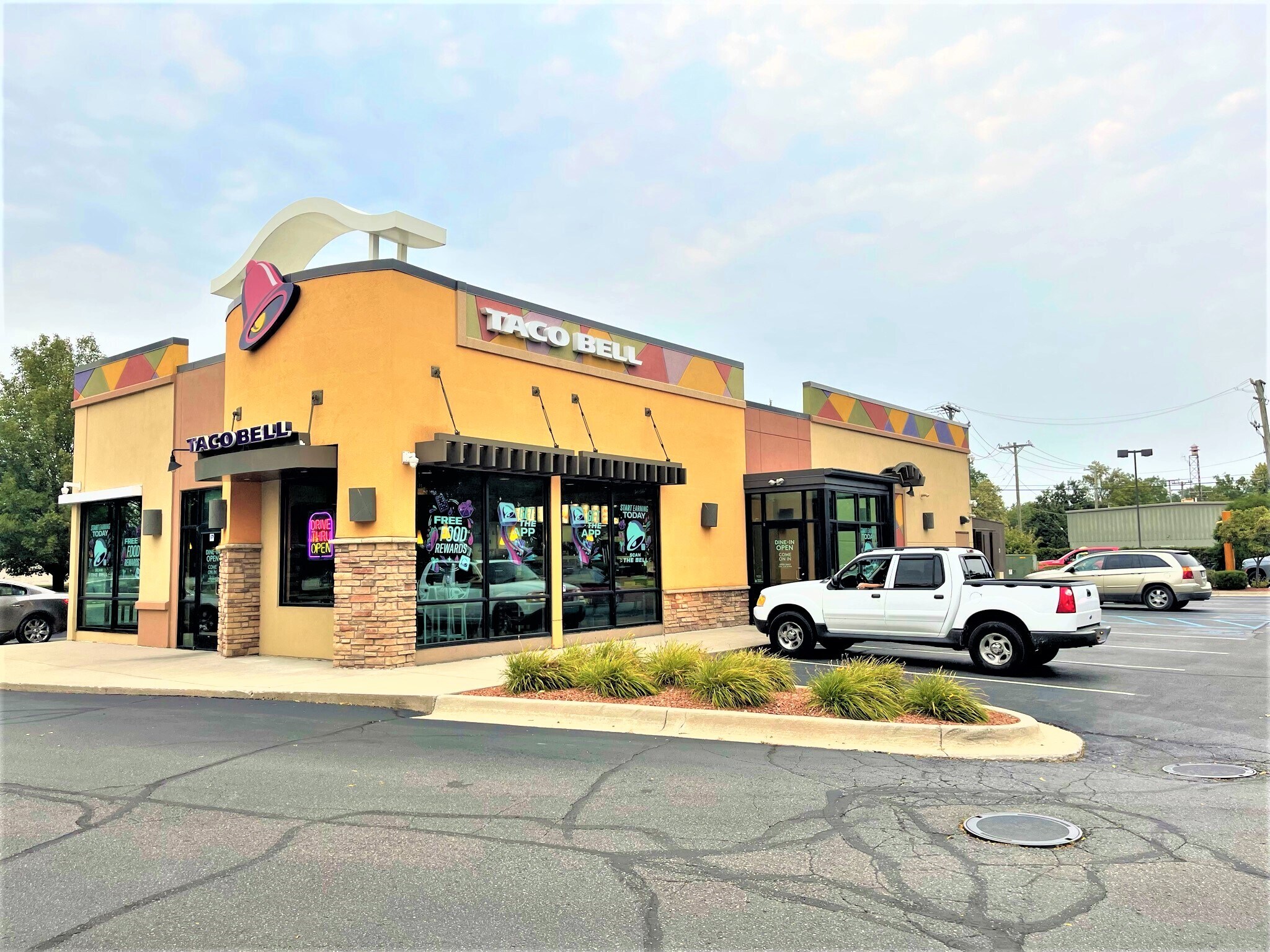 800 Pointe Tremble Rd, Algonac, MI for sale Building Photo- Image 1 of 1