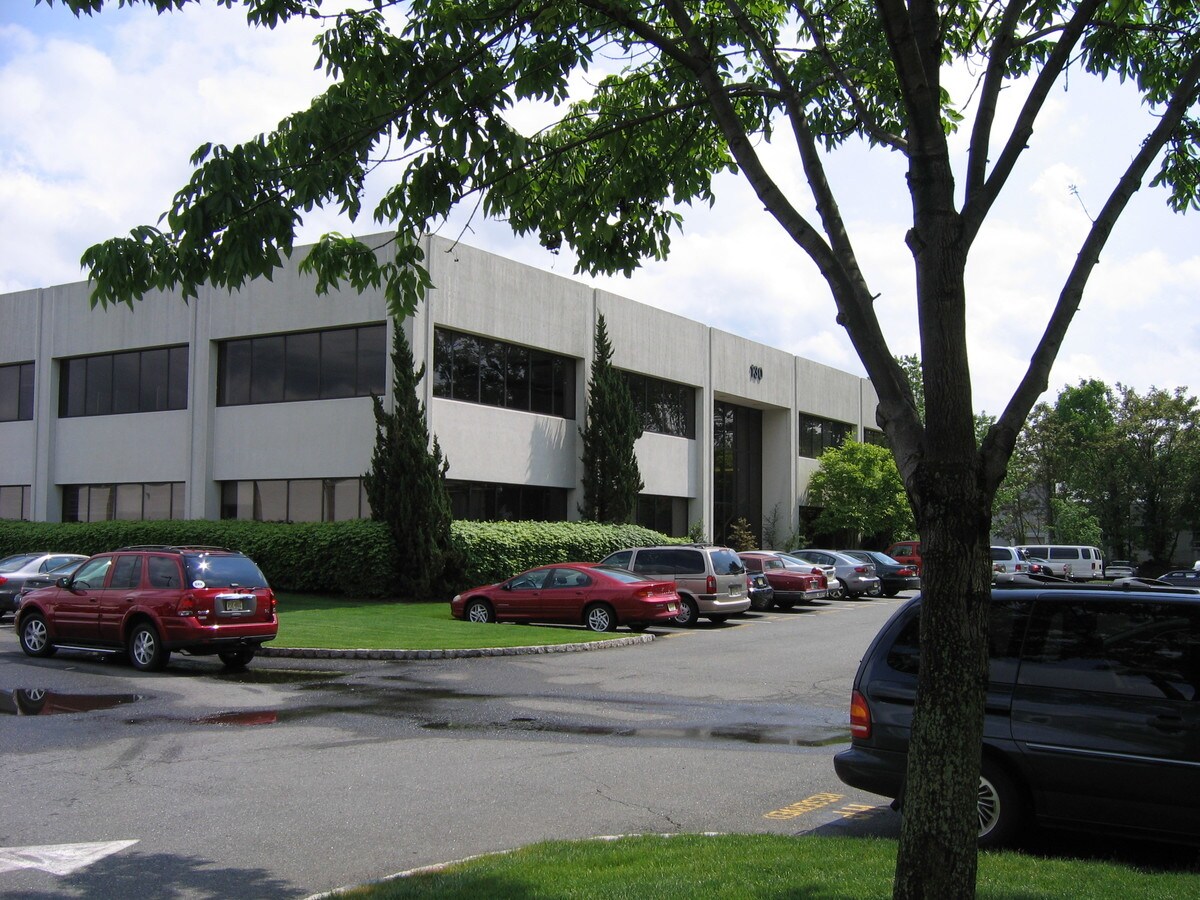 130 Clinton Rd, Fairfield, NJ 07004