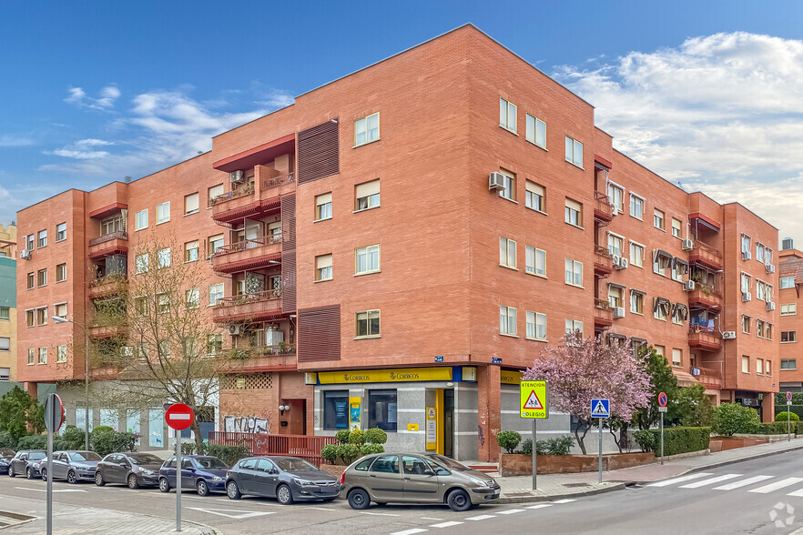 Calle Alaró, 7, Madrid, Madrid for sale - Building Photo - Image 1 of 2